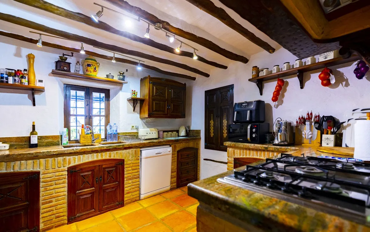 c1129e3b-4fc7-4252-ad4d-8926c9a97309