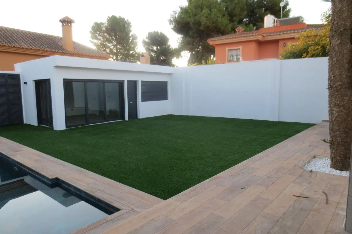 b73d8be8-1f10-42cb-9898-af926650519e