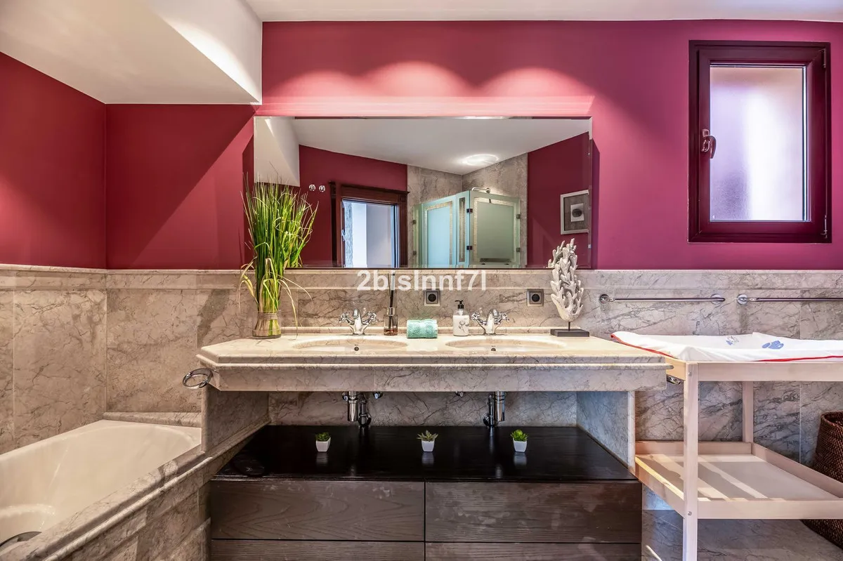 05777b03-5c31-4879-9cc8-17968d6b10b2