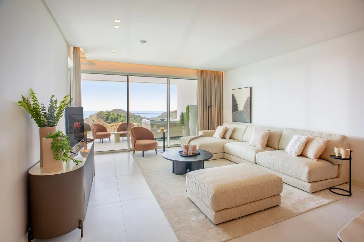 2d1ab934-934b-477f-b72d-f7100becee10