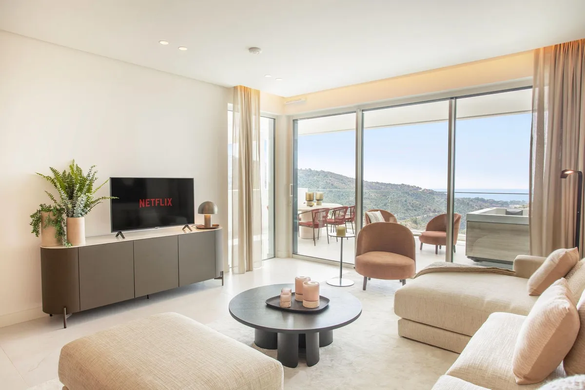 945ce968-12a1-4c1f-81f0-0cd731a972ef