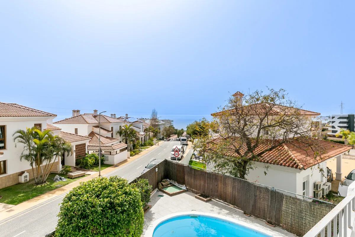 c583af75-c1bd-4512-8577-372b37bd75de