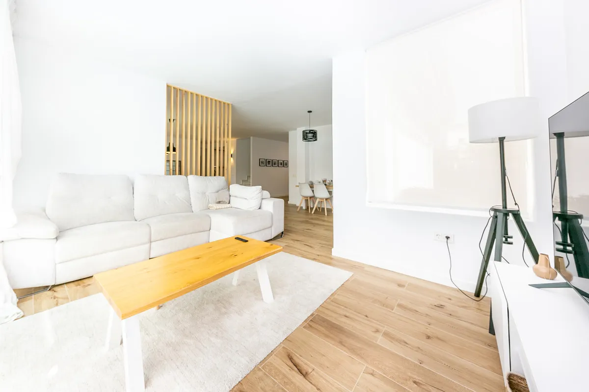 cb20ce3d-2aae-49c4-b23b-b7261329b192