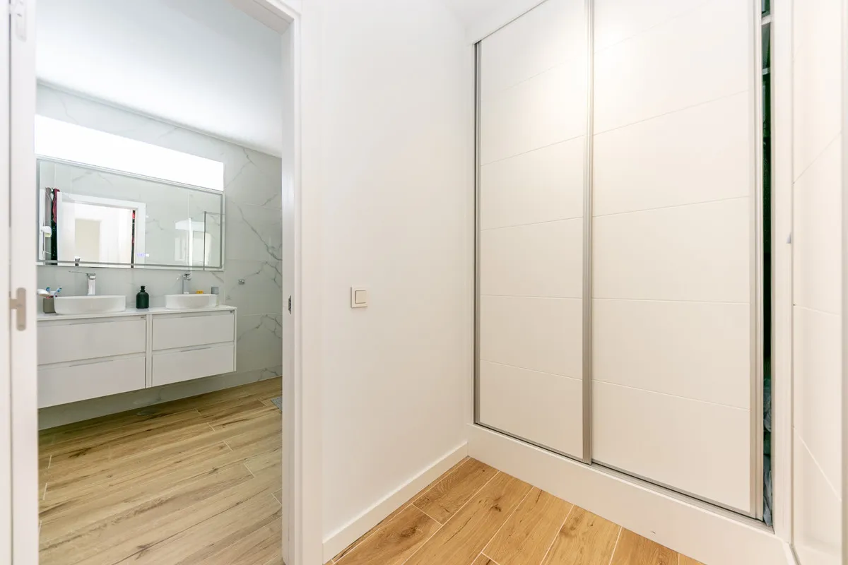 d5f4452f-6179-4156-a98e-7eb69499889e