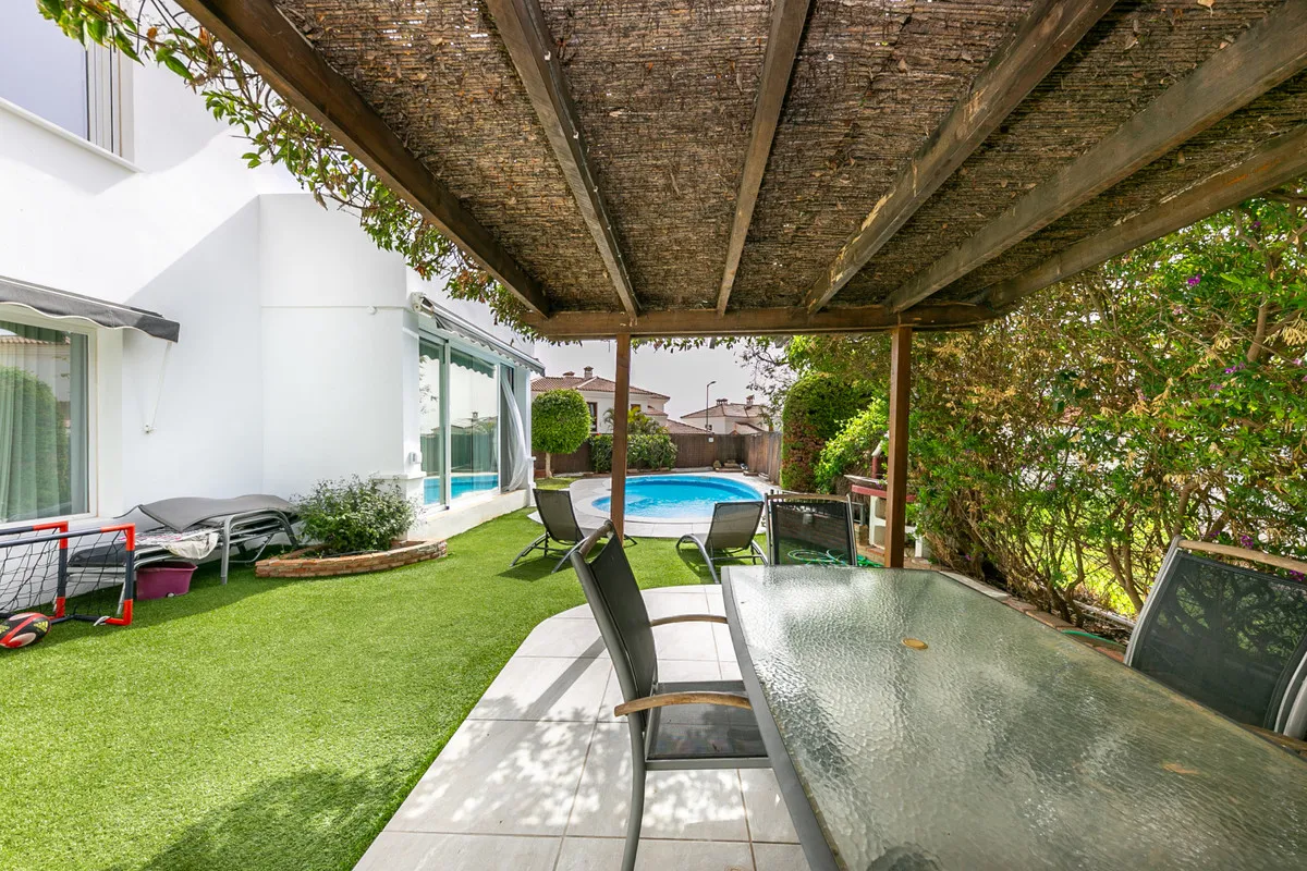 e1e026d2-27a4-447b-b069-96b3bf4413b7