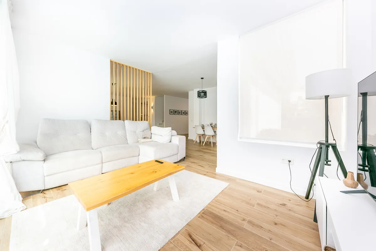 e40a1813-787d-4d21-b408-a9ff863a26ca