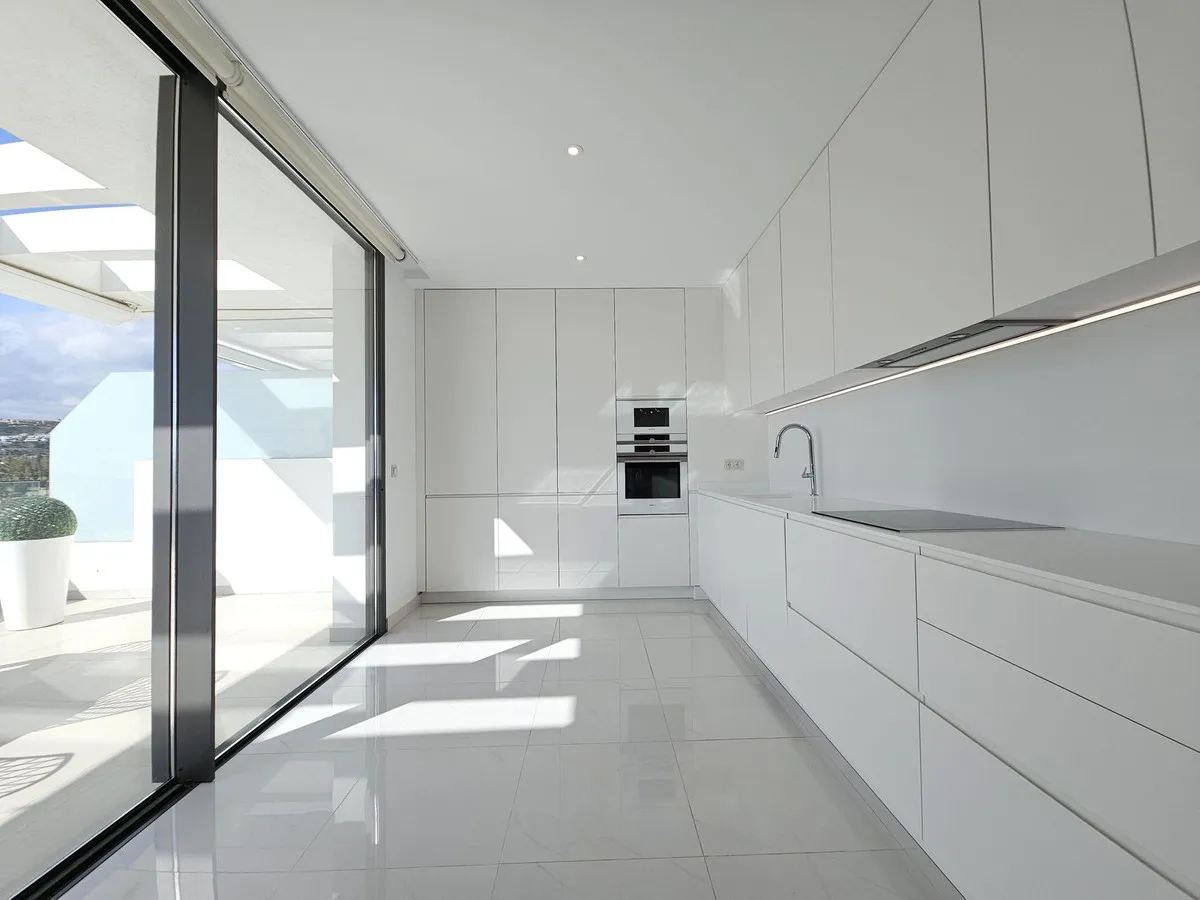 6fd87577-5c51-4b5b-8fa5-9262d70a00d4