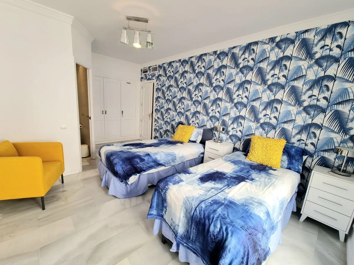 afb60f7d-cbfe-4f7a-bfa8-76a38a1f9ed9