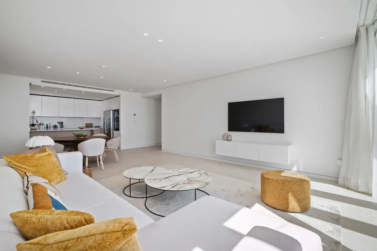 57d21f6c-dde3-4e96-8023-3f185672eb51