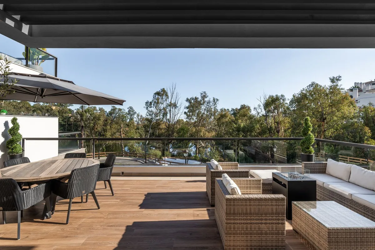 90ba9cea-8083-48bf-865b-100d69d8ed76