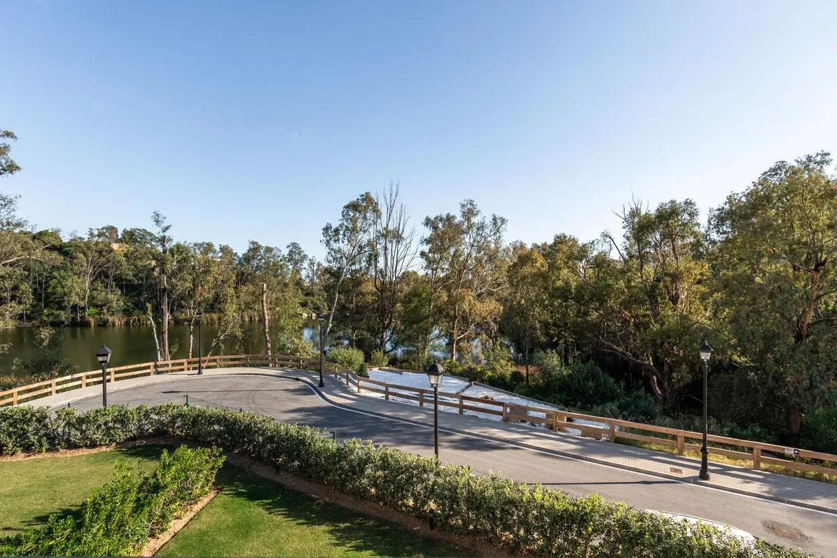 f31957db-e2c3-4b9a-93bd-fd474fb59468