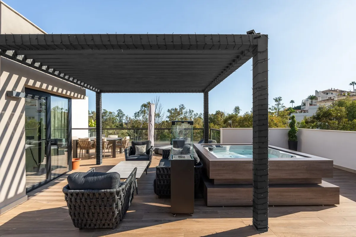 f4ed9550-fcd2-4e14-ab03-8a8c38ba5b9d