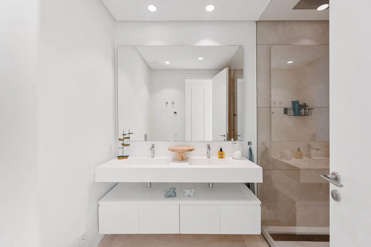 1b0b30f1-fe48-42e2-951f-11acbafd6e44