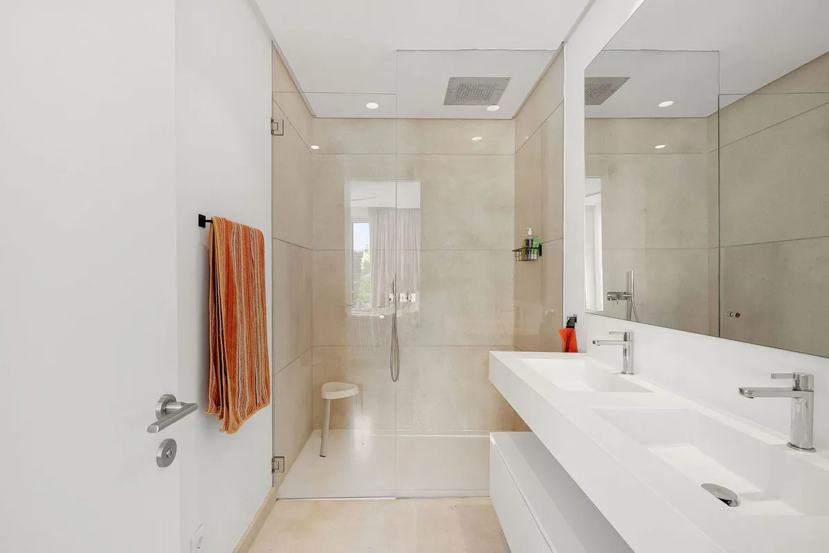 2d93383b-d313-49a5-98e5-3d1694233164