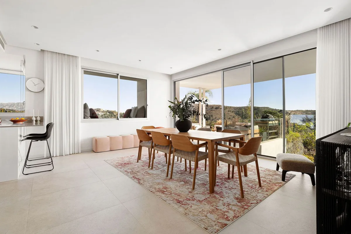 653fe8a9-290c-4e5d-bb73-0c6776d0c87a