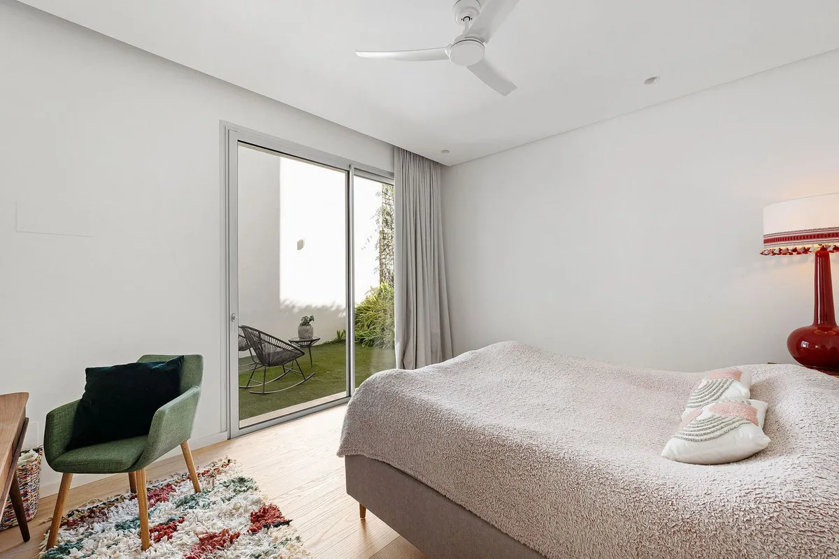 a2437878-d75f-4658-be98-eb49c9ac9194