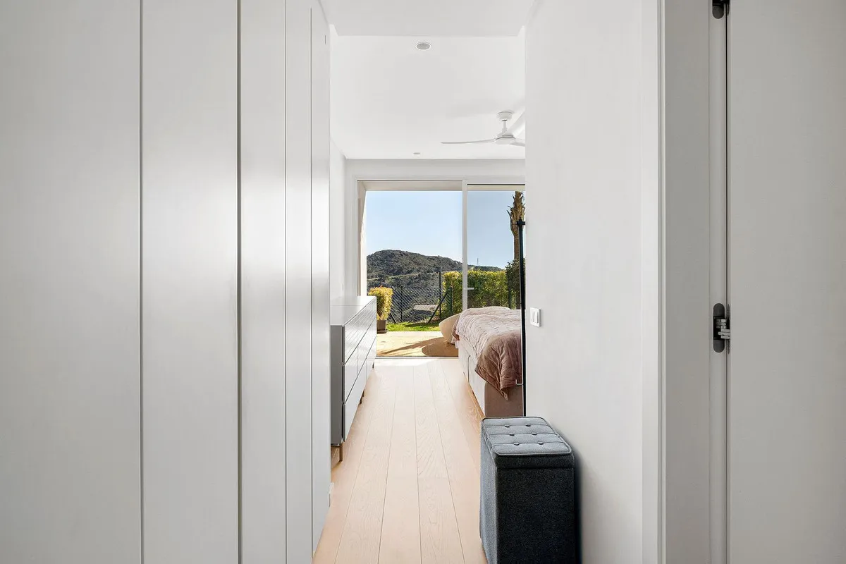 c24d8df3-a452-4f0f-8789-95734755f0a8