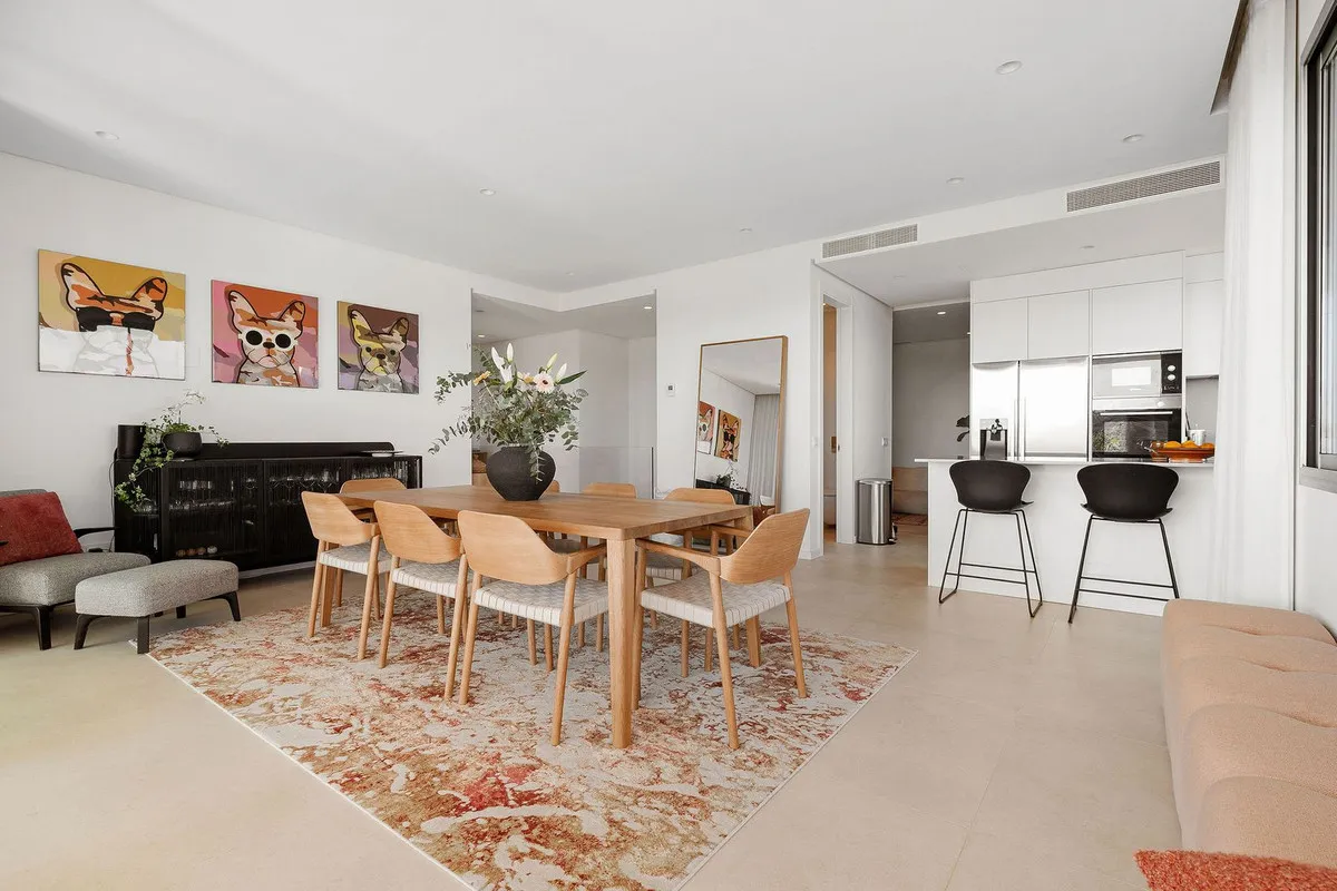 d9720039-cc10-4c57-afc8-63c170357912