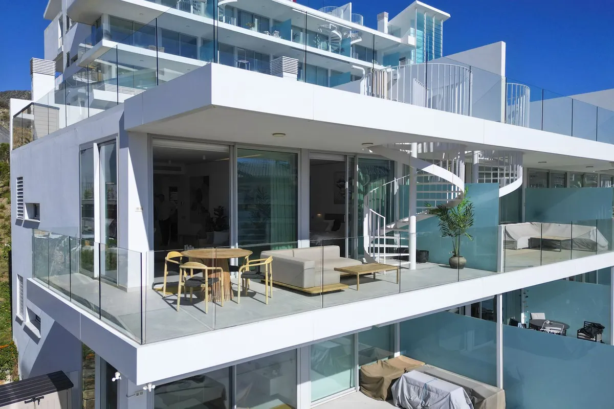 330633ec-a06d-4039-98ce-4b09e65b8451