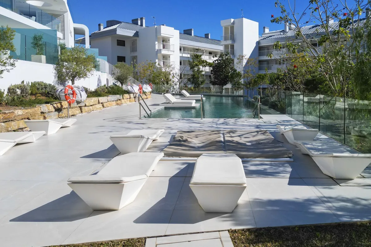 758ef8d6-5731-419e-9a18-9ae71938e1ea