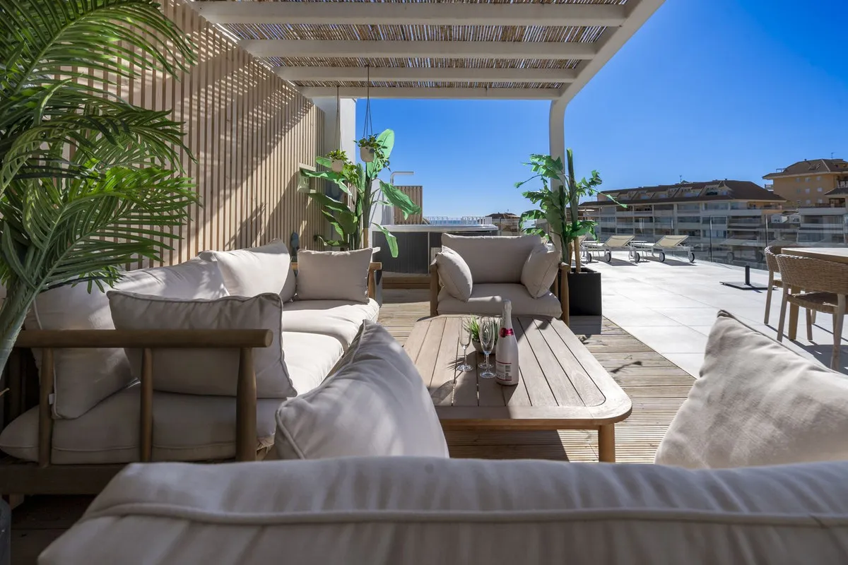 c93f4c24-01c2-46e3-8b9f-e39521e4982e