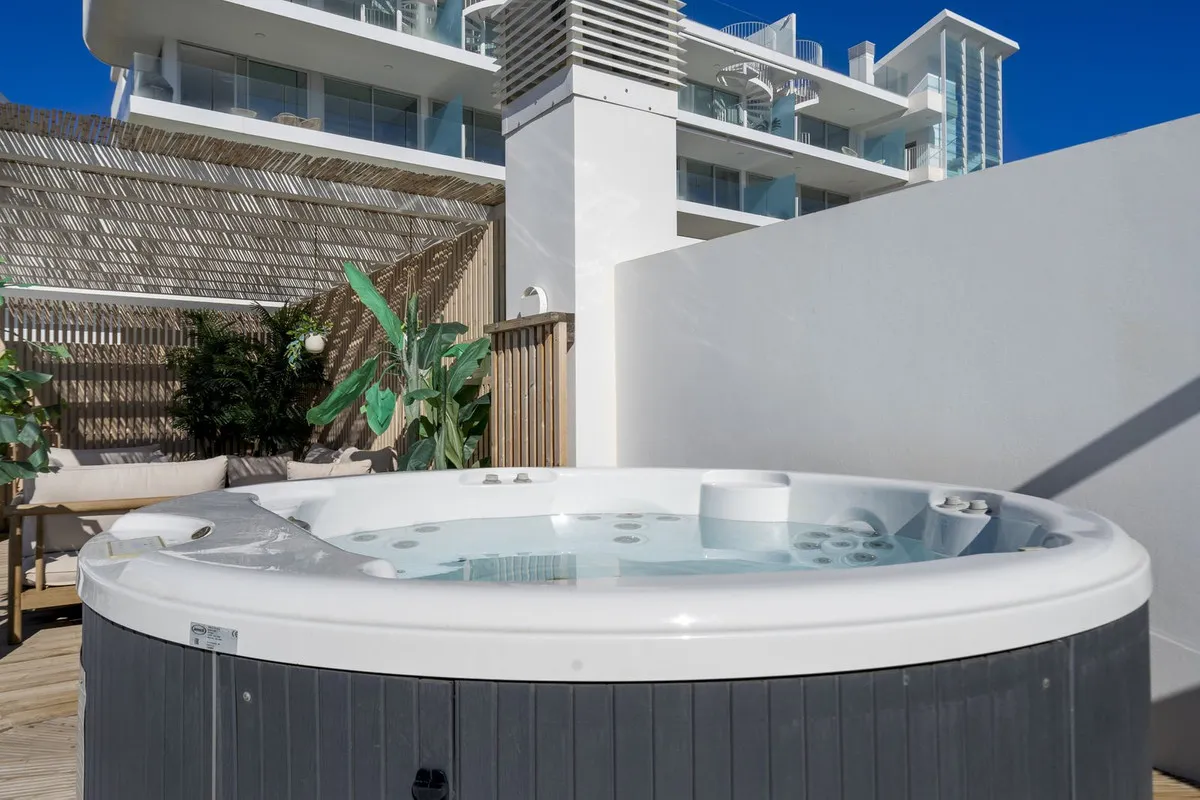 f968a96c-51fe-4f6b-9847-4385f4a23b70