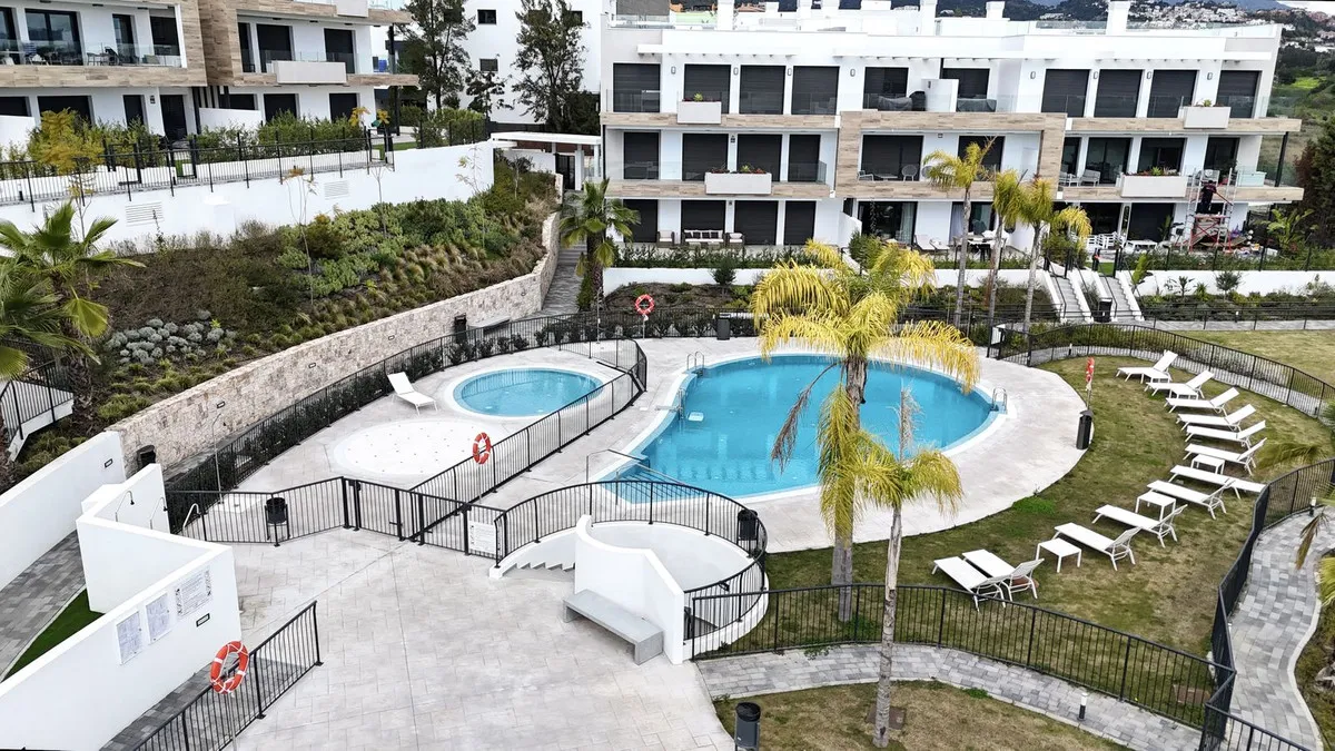 658e9c7c-e54a-4940-aeaf-f4ad57702463