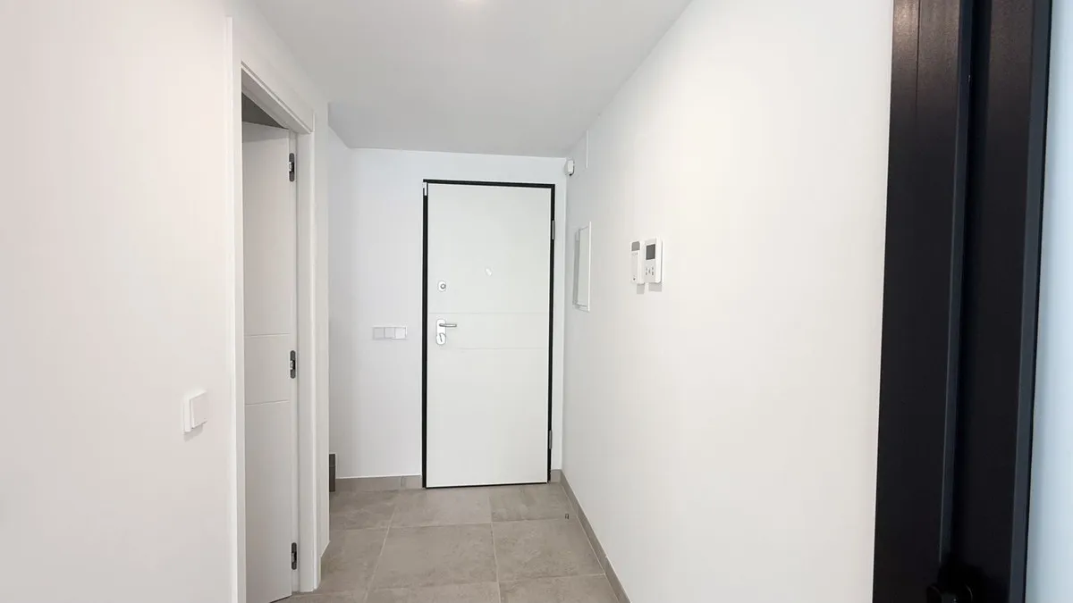 6b9676f6-f842-409f-b544-212cca8aa9e6