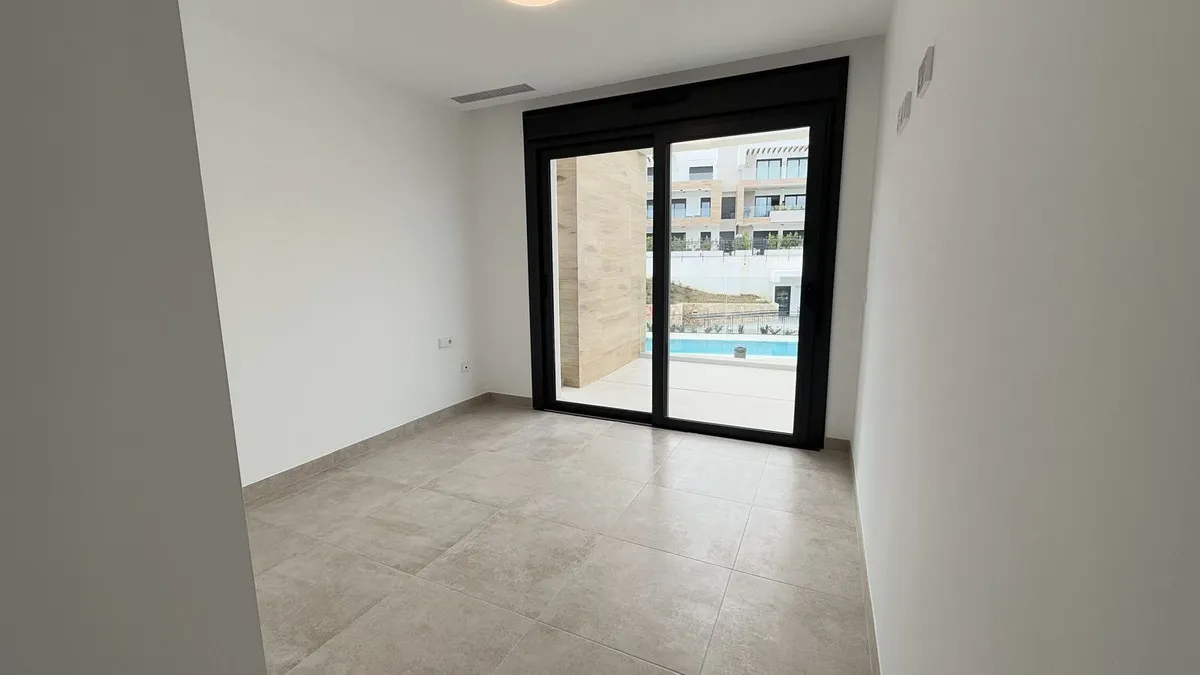 70801f92-6868-4ccd-8fb9-86c5901cfd26