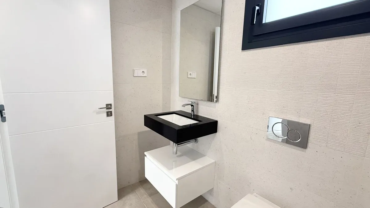 cb278f7a-0b3b-4b39-8561-ee399826c466