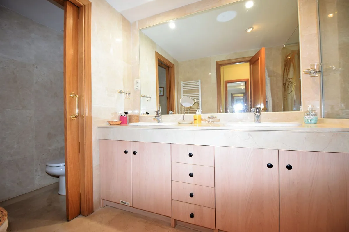 f494ed54-0f2d-48ce-a94e-c6425b812d30