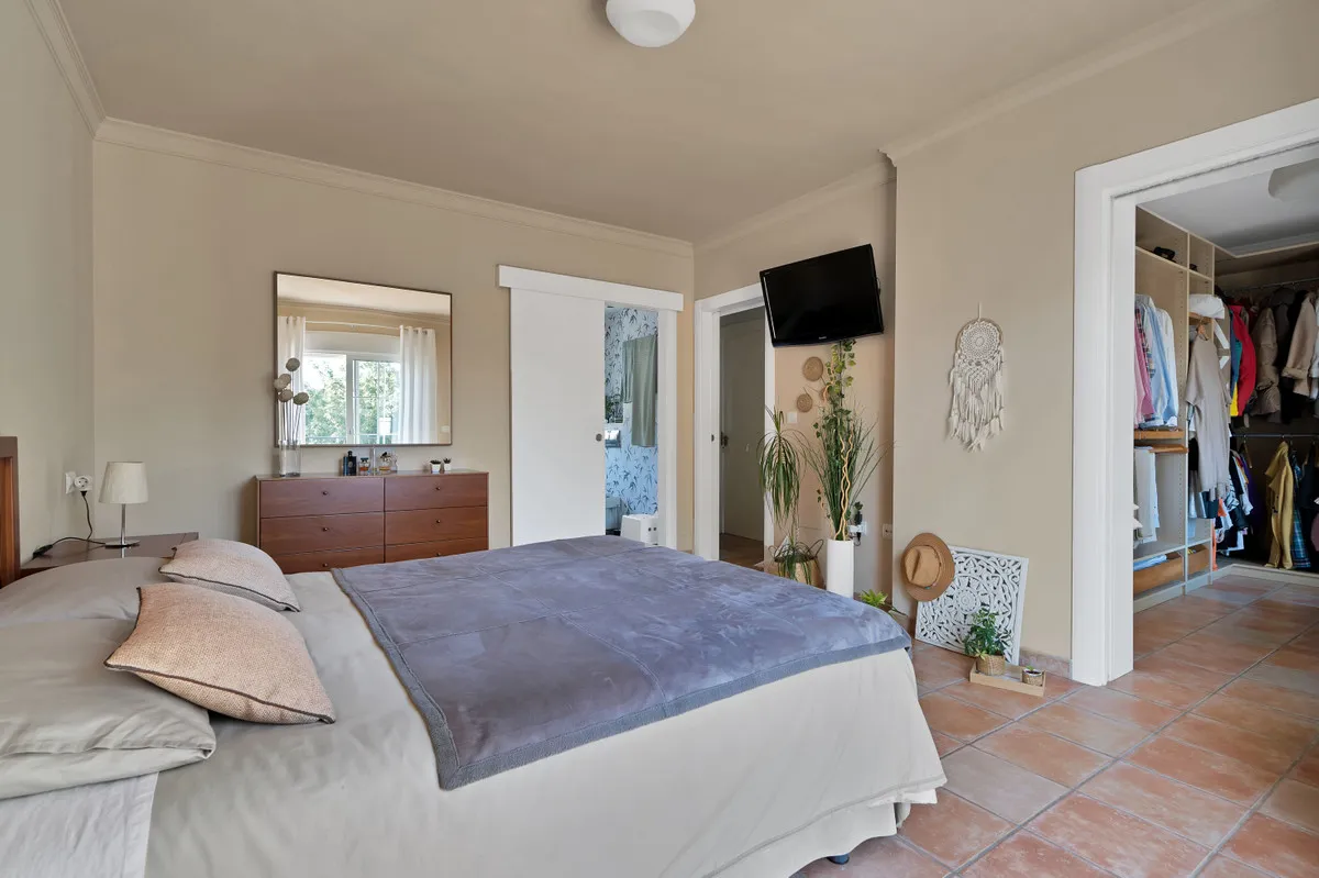 f8c9ad6e-3a32-478d-ad3a-c75e2d15bf8a