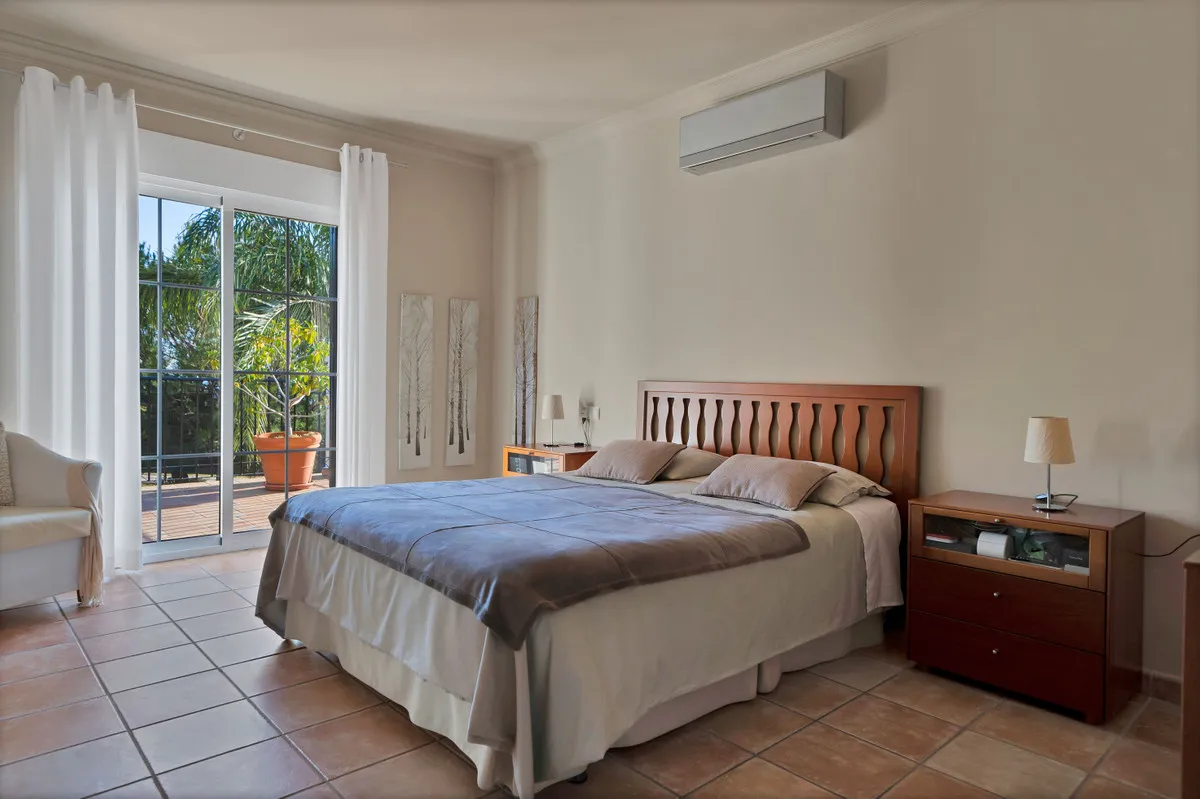 ffcad945-ea11-4e17-8bec-4901f0d17808