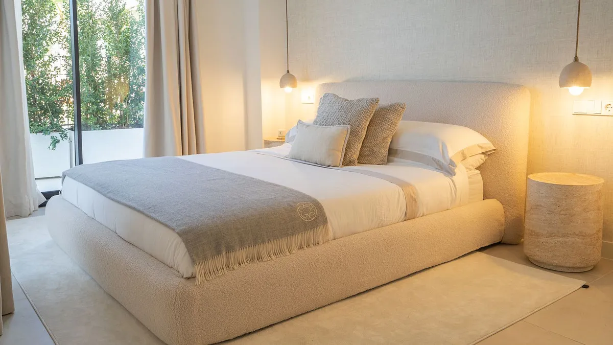 cdb8b374-f85a-401d-b475-3fd62edf2614