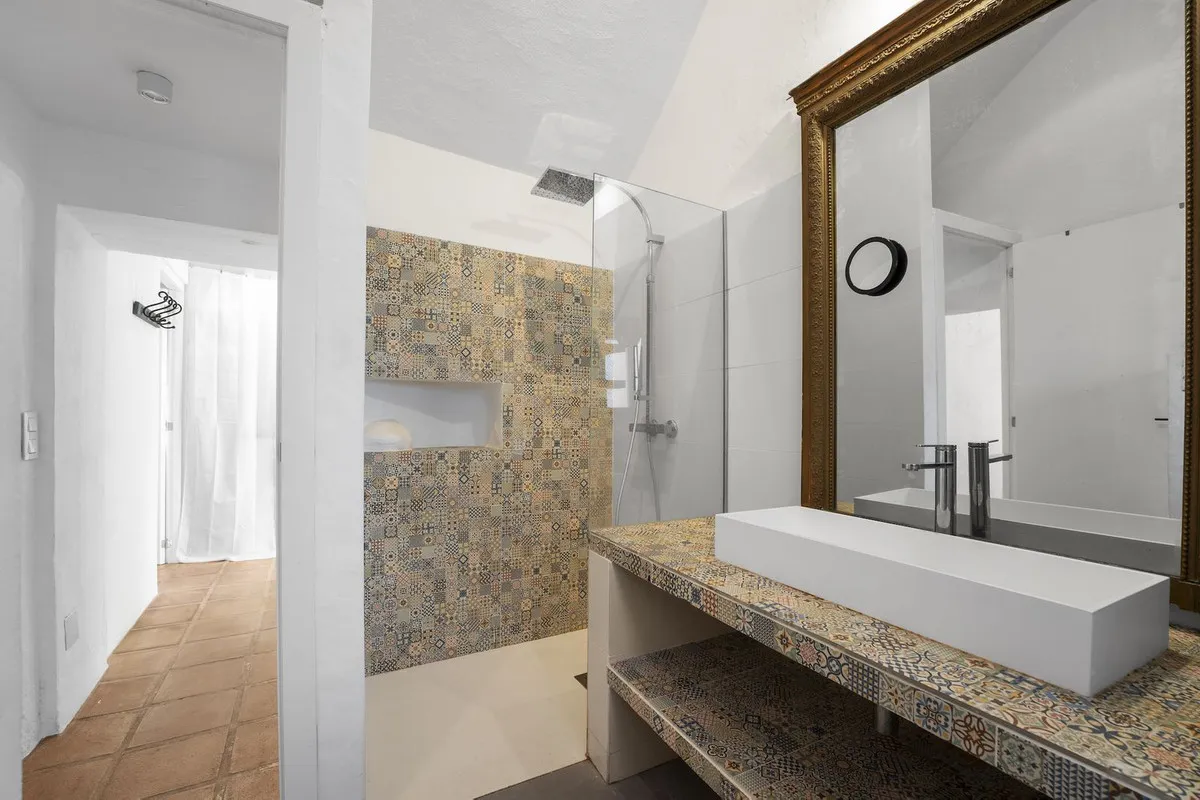 17bbbe2a-8e0c-46fa-8062-5cb5c66b2592