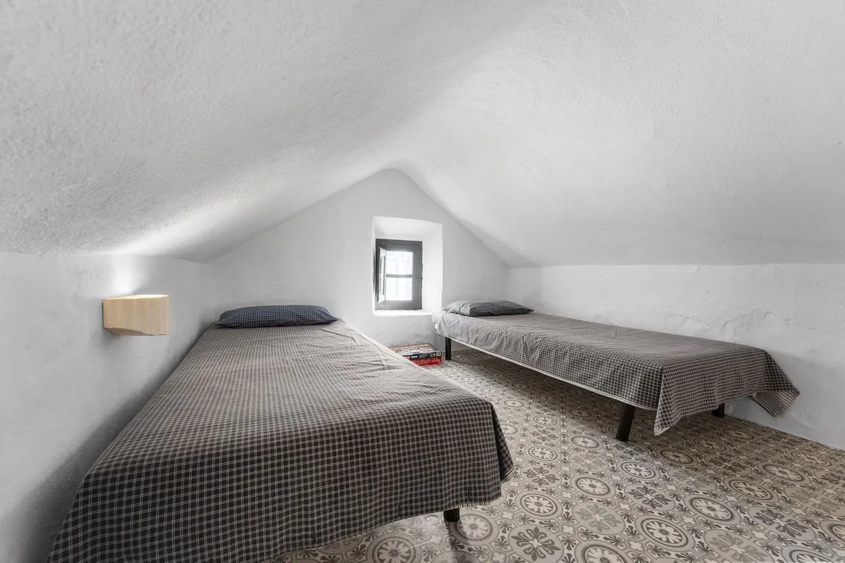 7fb7acff-2674-428c-b1eb-e966dc5290c1