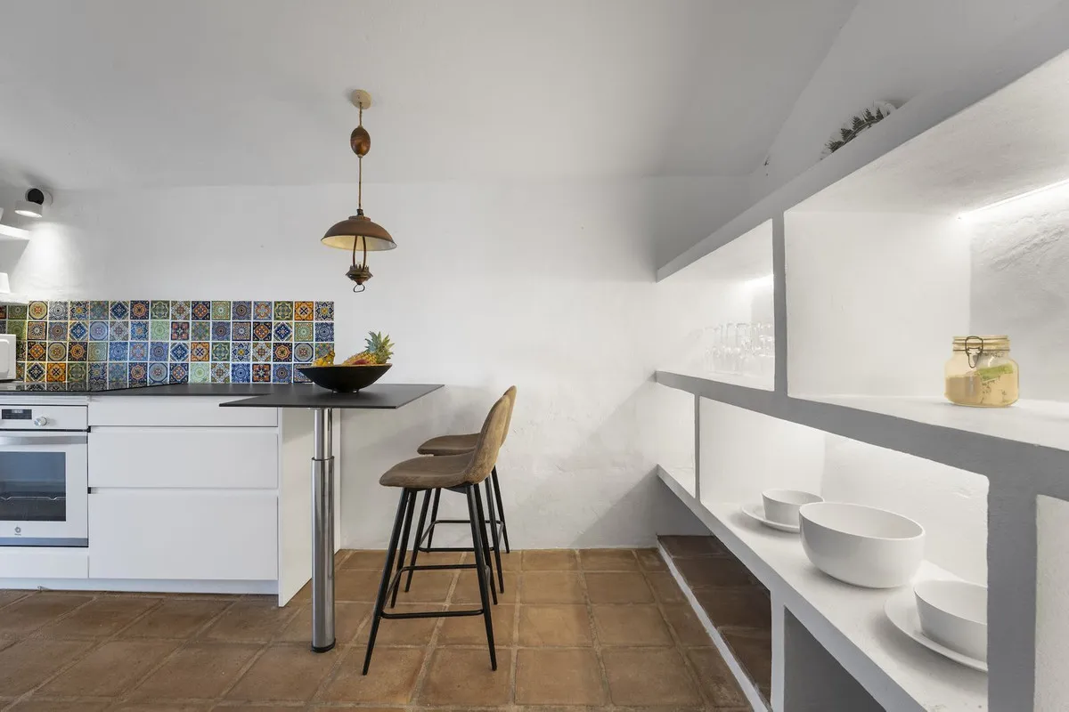 b5fda691-3e1b-4a54-a2d1-e2cf1e827458