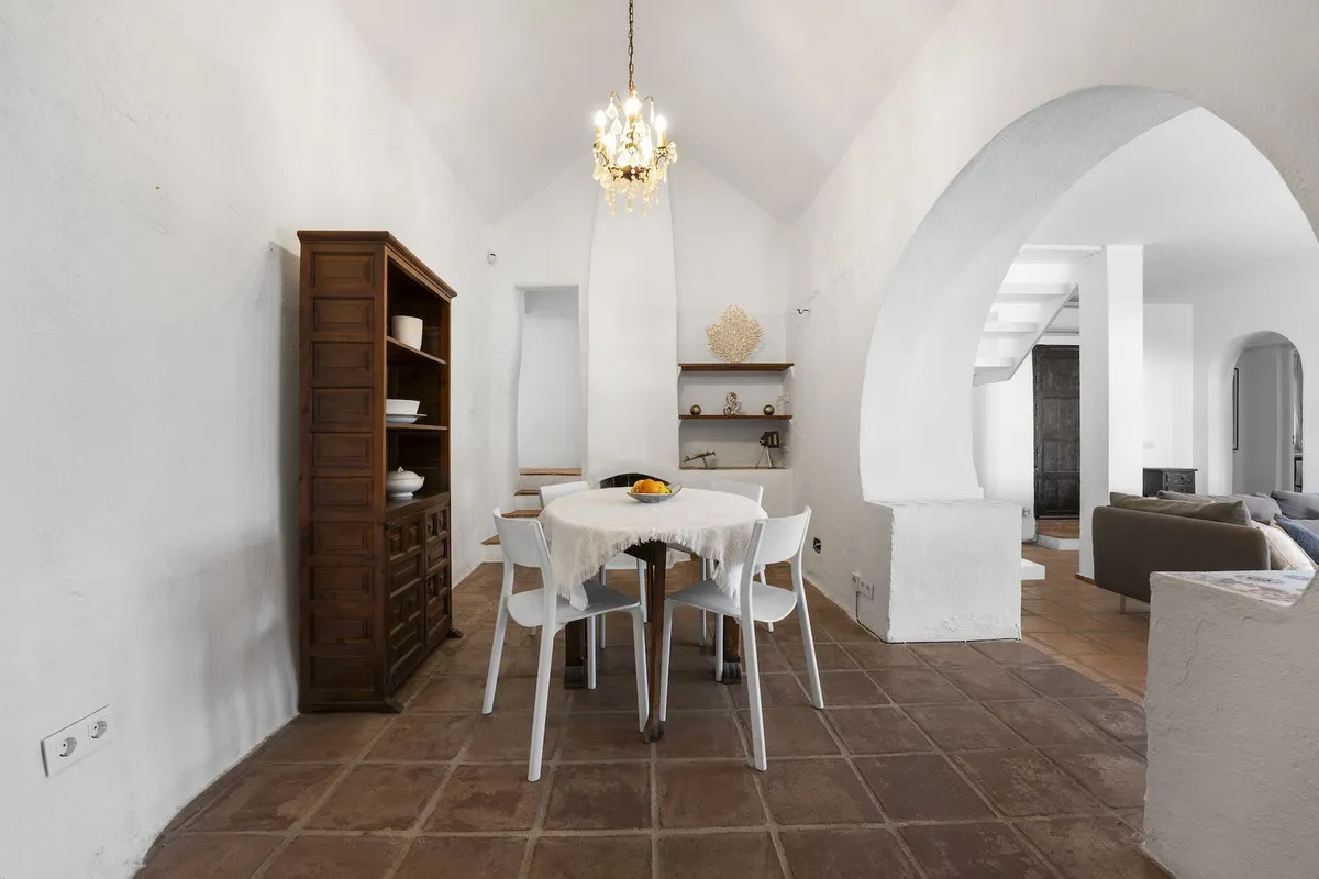 e9d3d906-6878-423f-a13d-27ba754ab4d9