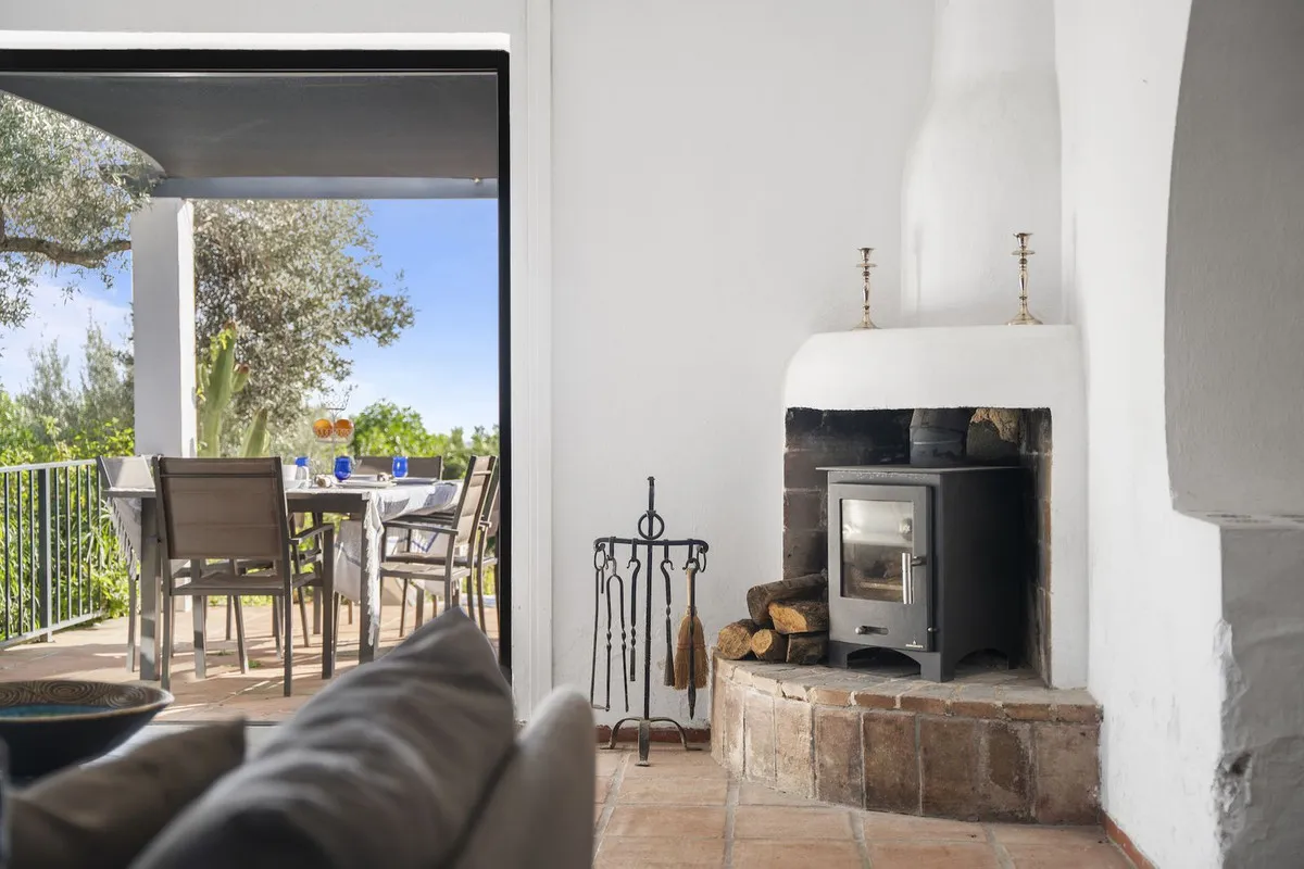 ee3c5cb7-4221-4e55-aa7b-9cdccefd875b