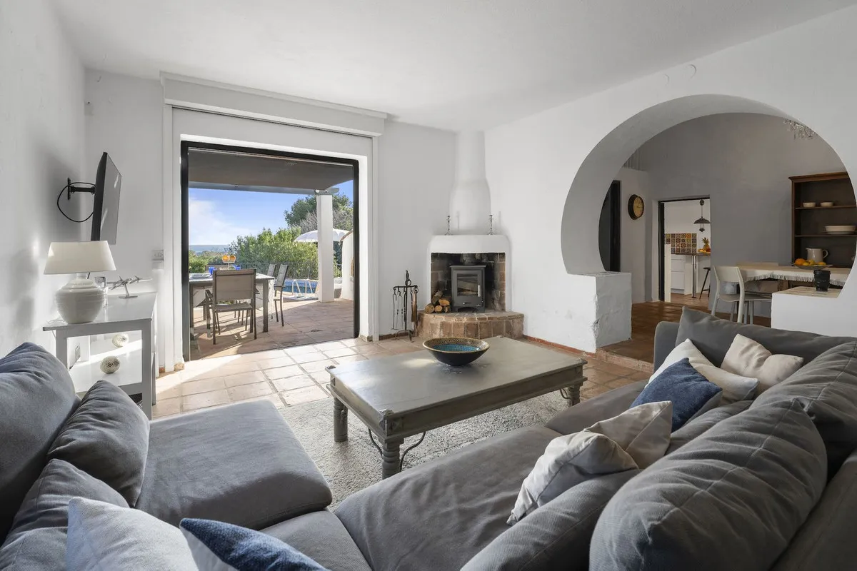 fd2814d8-dfd5-46b8-b18f-54d7033a5a89