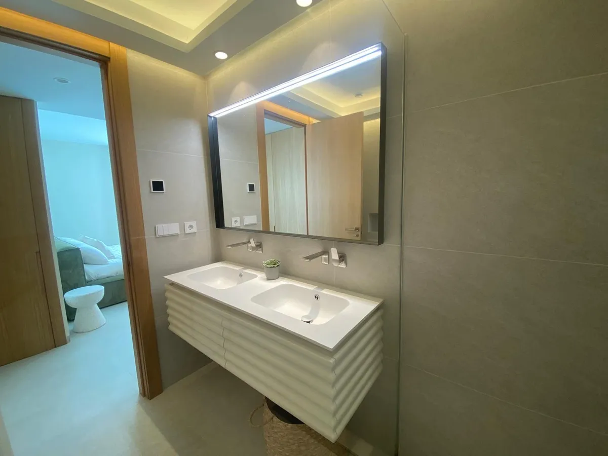 06bd3768-83bc-459a-b6ab-18e96aaefe38