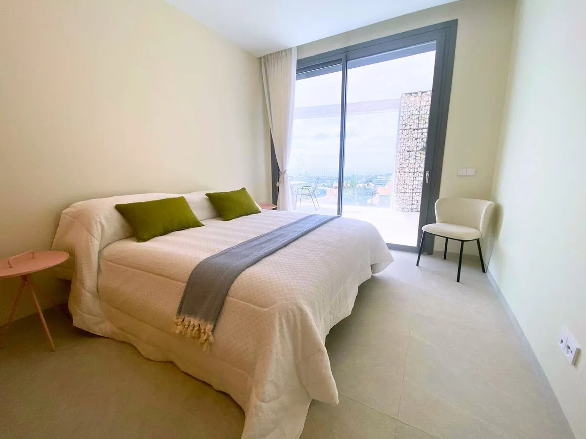 c8ed3243-91bb-4cde-ac6e-851dd811aea4