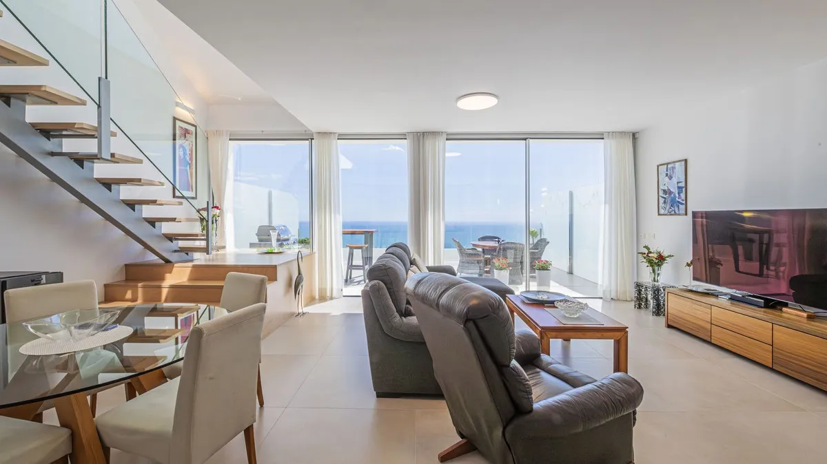 1d658fe3-aa04-4d9a-9803-f7b0add0c6e6