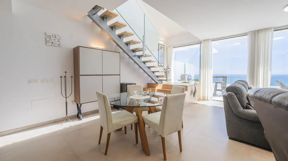 2c6d1977-16f1-4902-8371-03b35a071d11