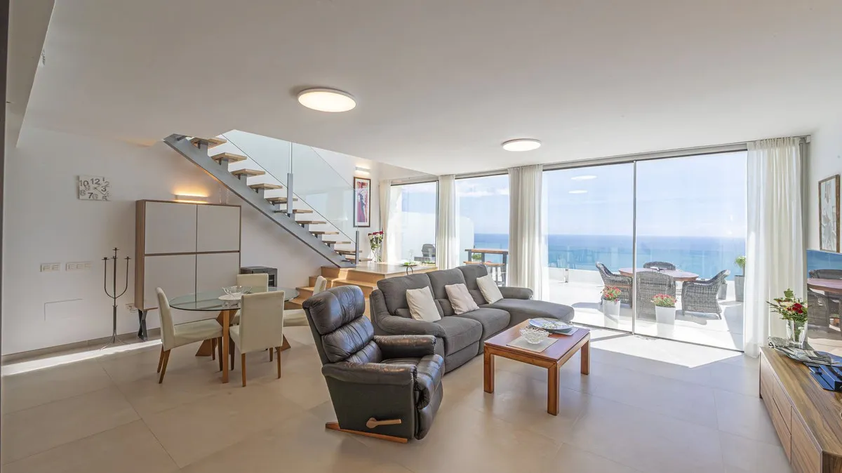 43d68019-fedf-4dfc-b24e-3626e4fda592