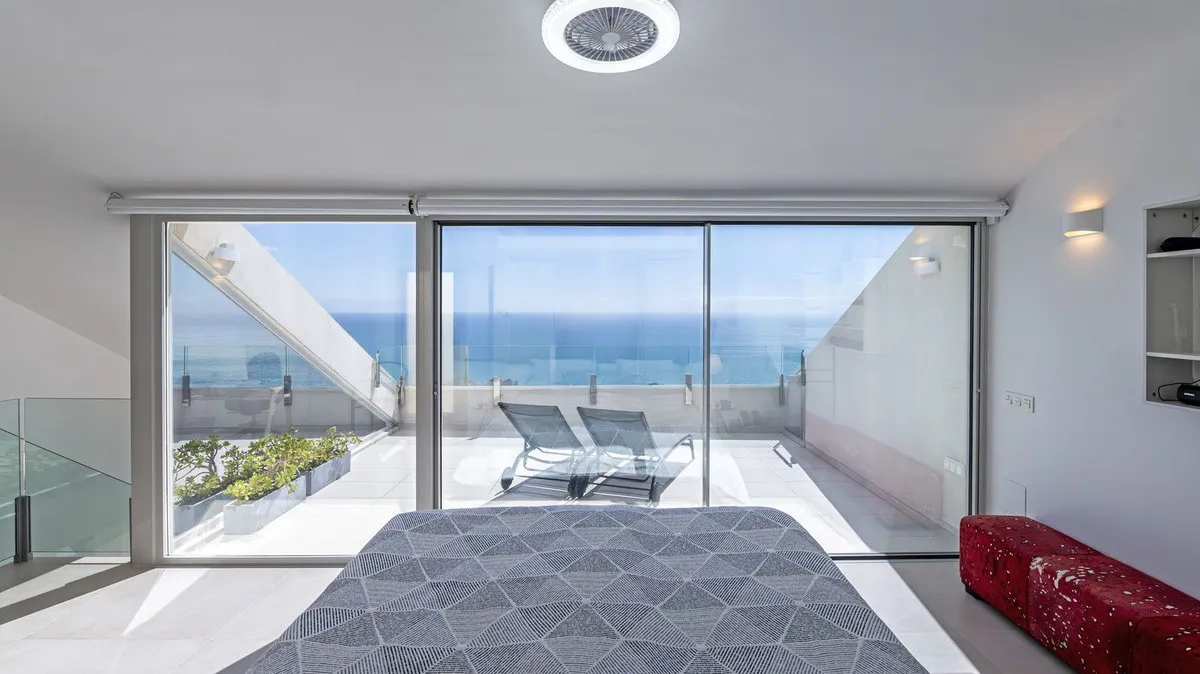 624c8821-1e92-455e-bd25-2889020cf200