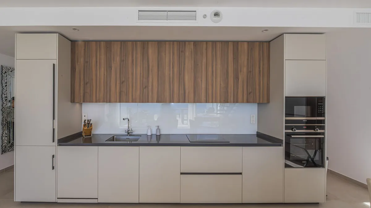 6f19fa2b-f193-40f2-8750-091a89f86565