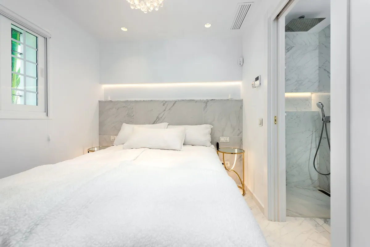 03034c40-5617-423b-beb6-8008ddadcb82