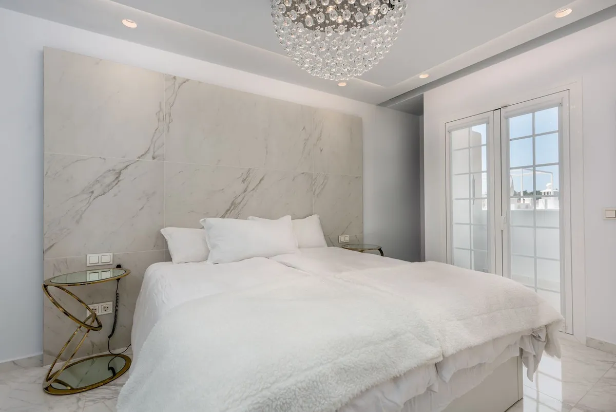 c6a4c8fe-c03c-4ed9-8645-58f75e40c066