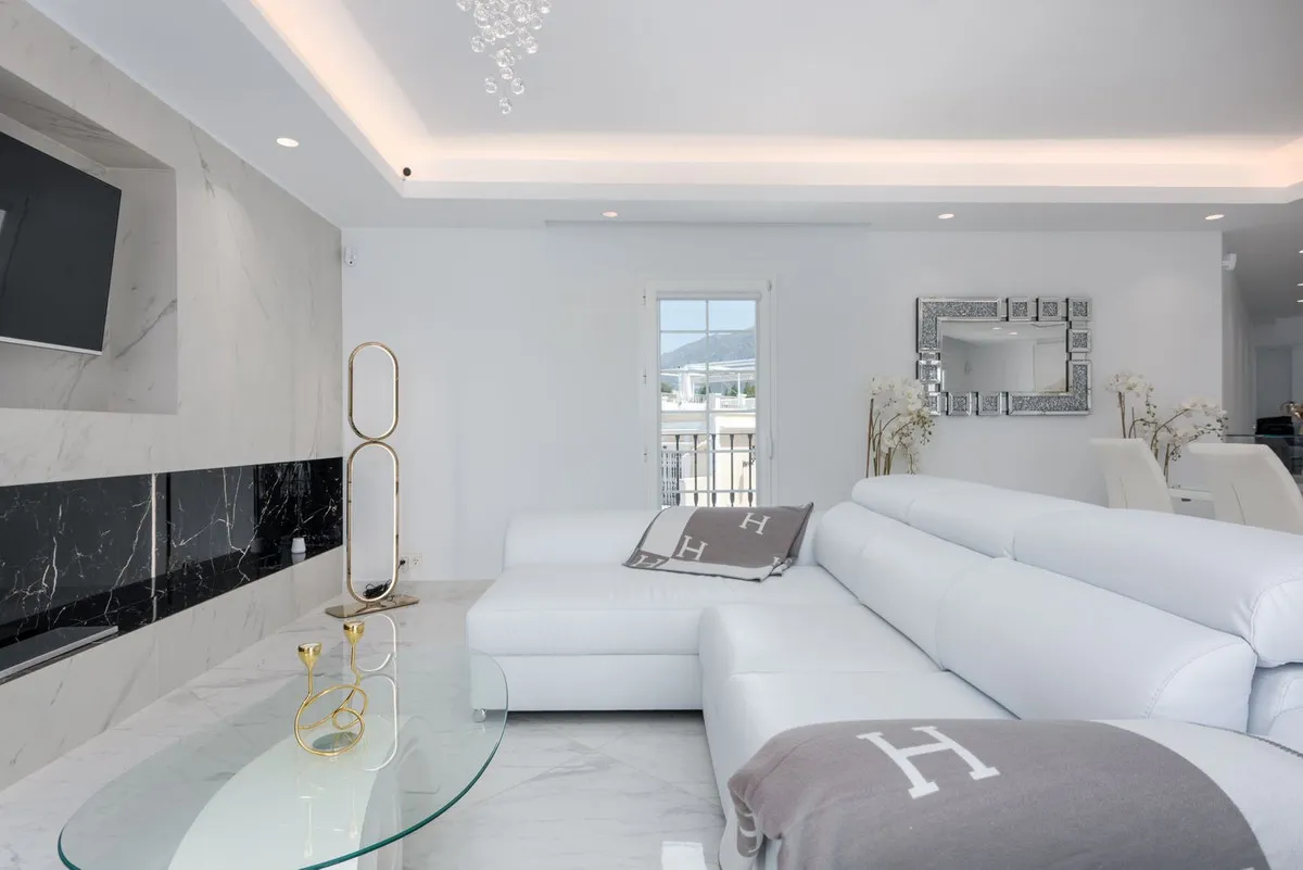 f4caa015-6c3a-4eba-a2f2-faba57d5788b